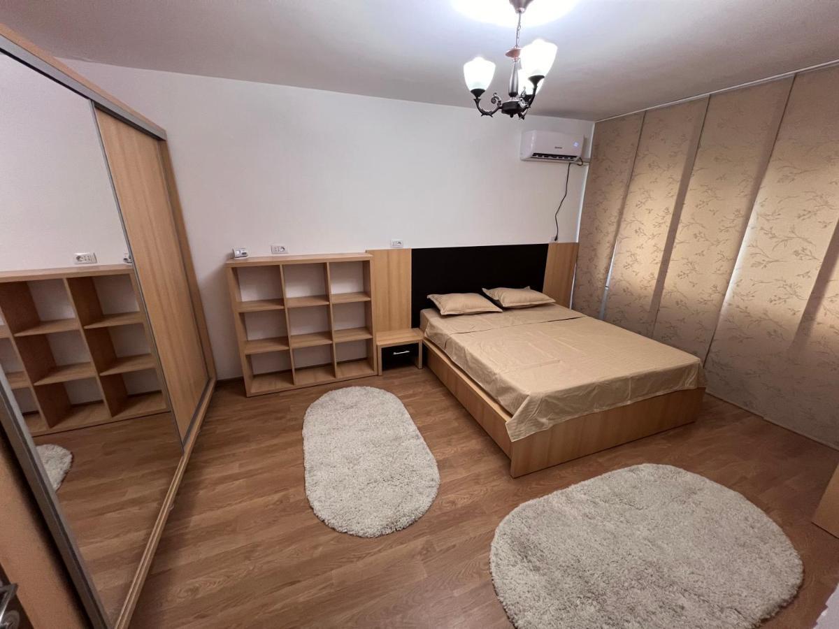 Mnm Mitropolie Appartement Iasi Buitenkant foto