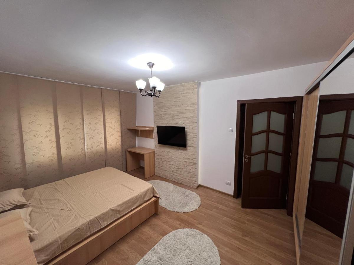 Mnm Mitropolie Appartement Iasi Buitenkant foto