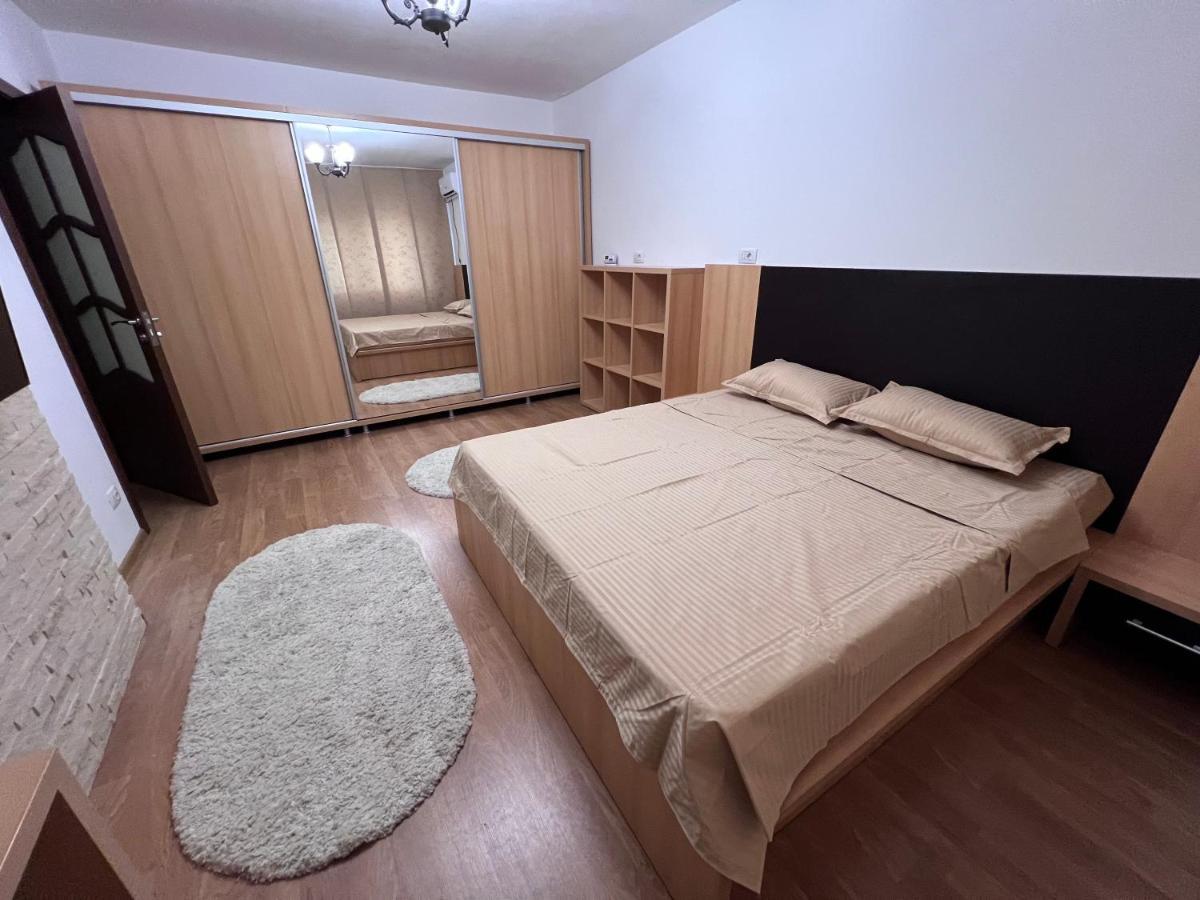 Mnm Mitropolie Appartement Iasi Buitenkant foto