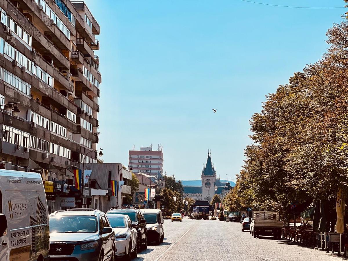 Mnm Mitropolie Appartement Iasi Buitenkant foto
